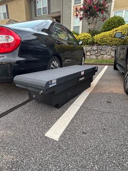 Truck tool box