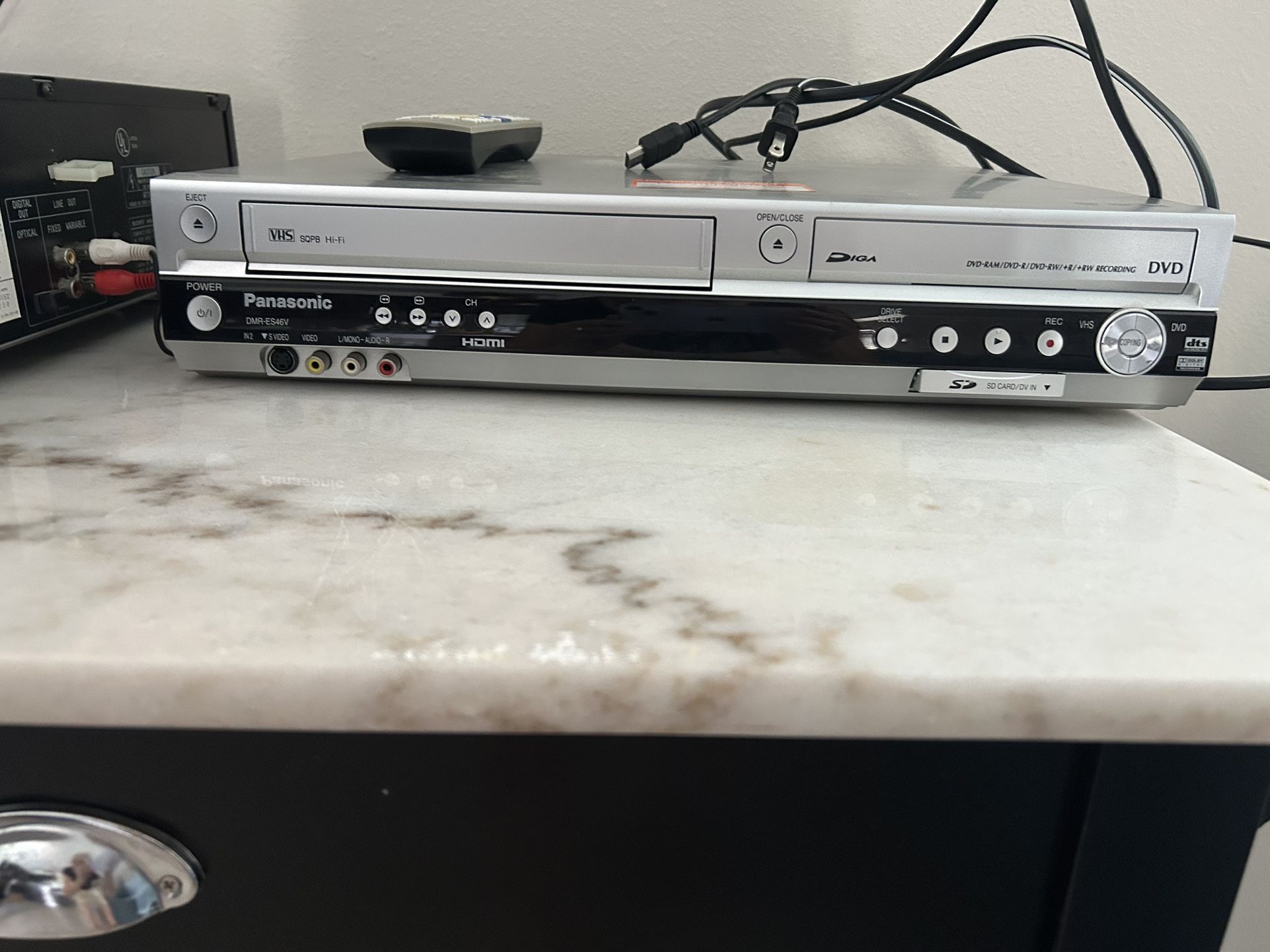 VHS VCR/DVD Combo Recorder