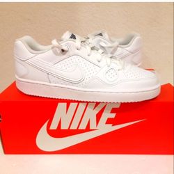 Nike Multiple Sizes Read Entire Description