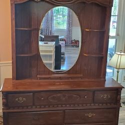Dresser With Mirror