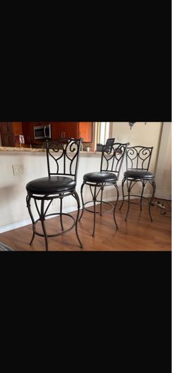 3 barstools set