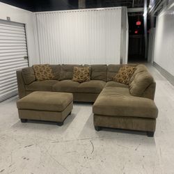 Comfy Sectional Couch 