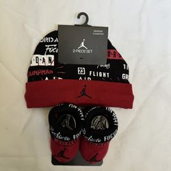 Nike Air Jordan Graphic Hat and Booties 2-Piece Set Newborn 0-6 Mon 