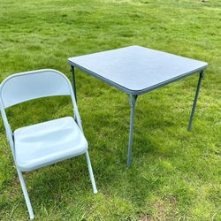 Folding Card Table With 8 Metal Chairs