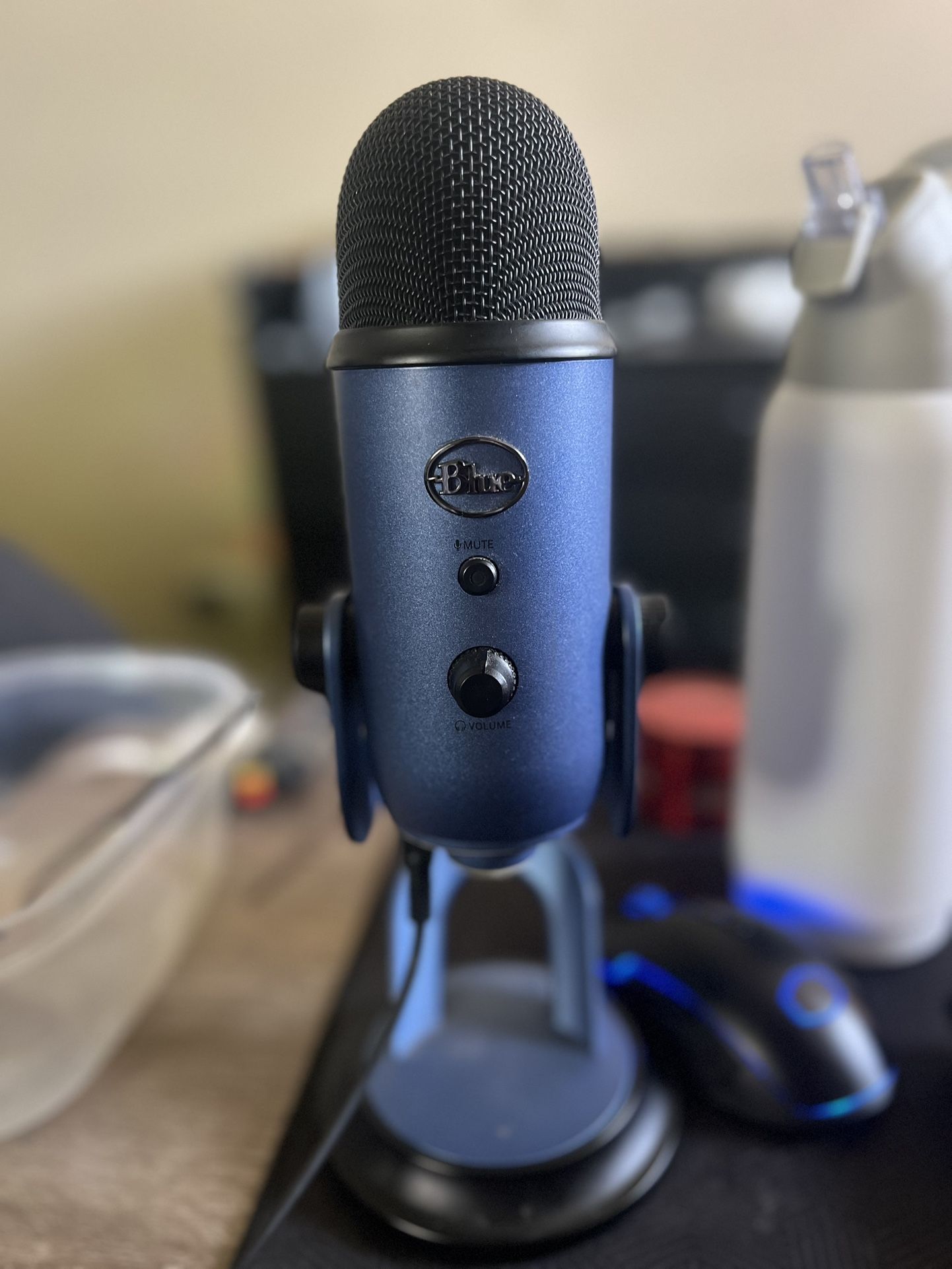Blue Yeti USB Podcast / Streaming Microphone