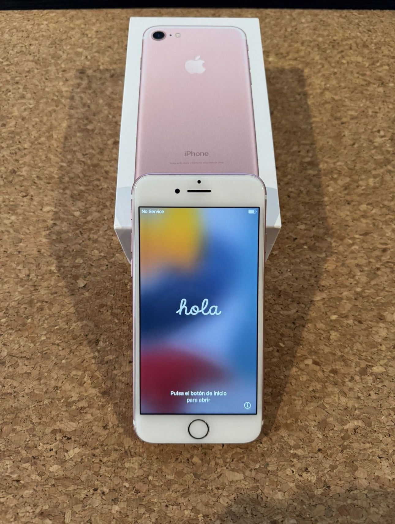iPhone 7 Rose Gold 128 GB Model A1778 (Carrier Unlocked/No iCloud Lock)