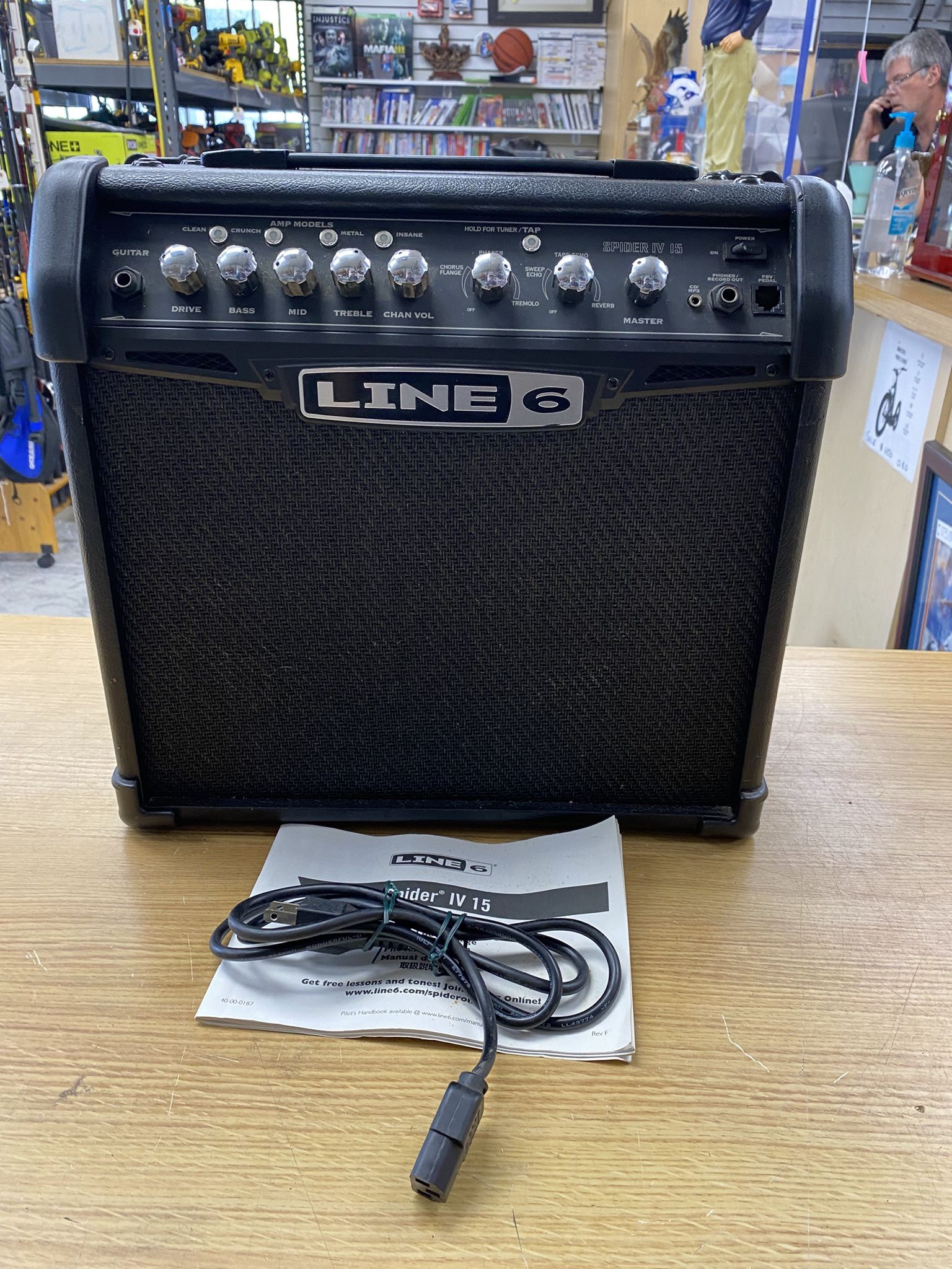 Line 6 SPIDER IV 15 Guitar AMP Amplifier 15 WattS 4OHM 1X8 Black