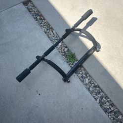 Pull Up Bar