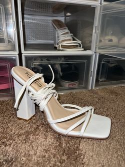 Women’s 7.5 white lace up heels