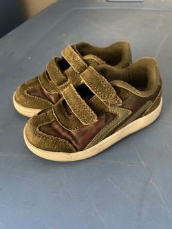 Boys Cat & Jack Shoes Size 9