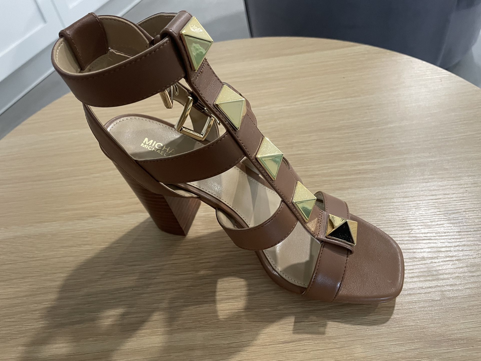 Michael Kors 7.5. $30.00