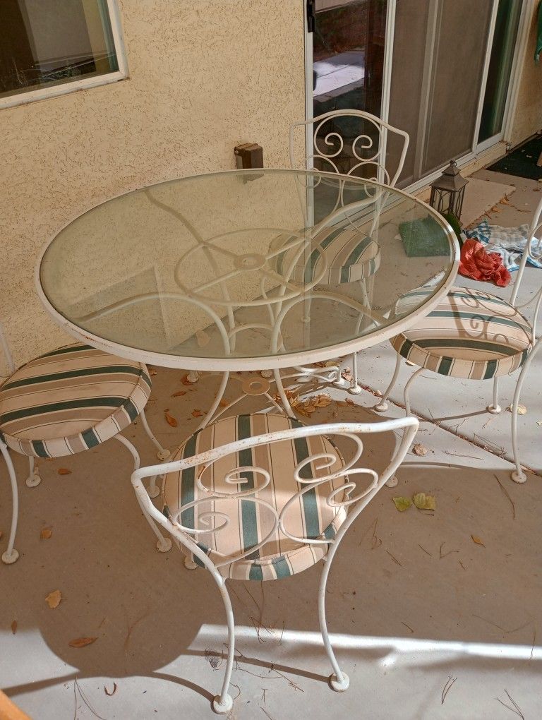 48"GLASS PATIO DINING TABLE , 4 CHAIRS