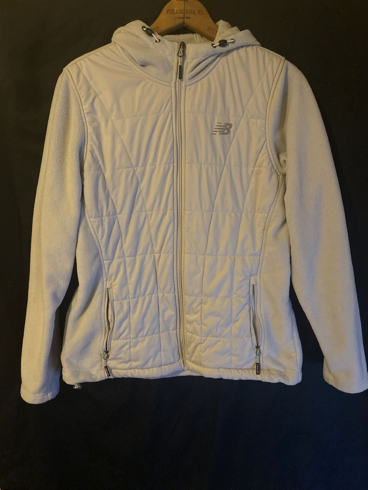 NEW BALANCE Outdoor Quilted x Fleece Jacket Warm, comfy, and lightweight – perfect for cold weather & outdoors! medium 