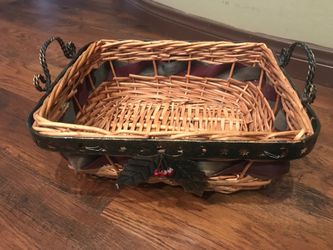 Christmas basket 🧺 pickup In Southwest Bakersfield
