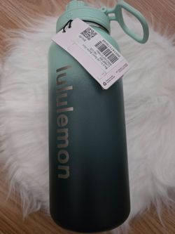 Lululemon water bottle