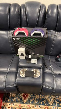 Xbox Series X 1TB Black w/ Extras + 1 game