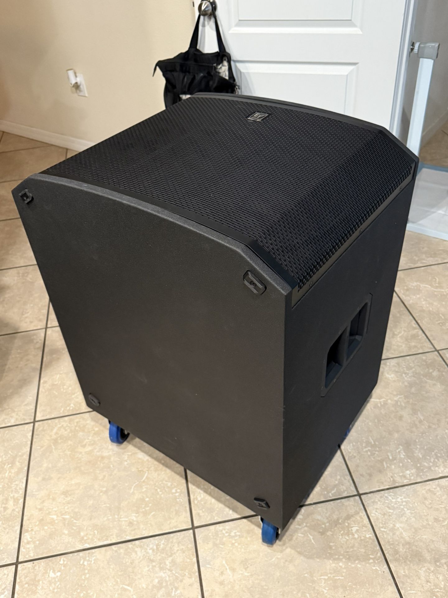 Electro Voice ETX 18SP 18” 1800 Watt Powered Subwoofer