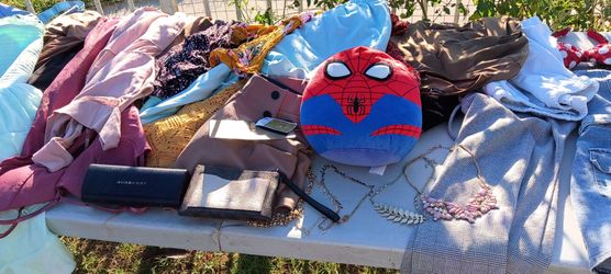 Yard sale yarda
