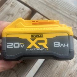 8 Amp Dewalt Battery Powerpack Tabless