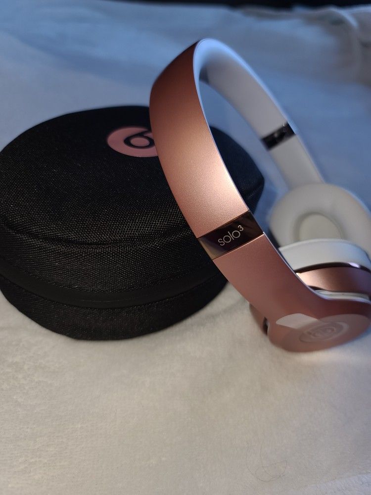 Beats Solo3 Wireless
Rose Gold