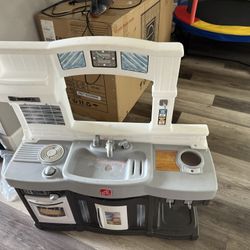 Play Kitchen 