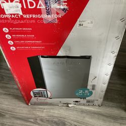 Compact Refrigerator 