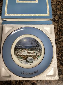 Avon Christmas plate 1979