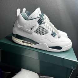 Jordan 4 Retro “Oxidized Green”