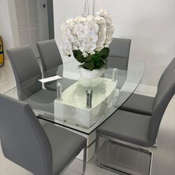 Modern Glass Dining Table with 6 Gray Chairs 