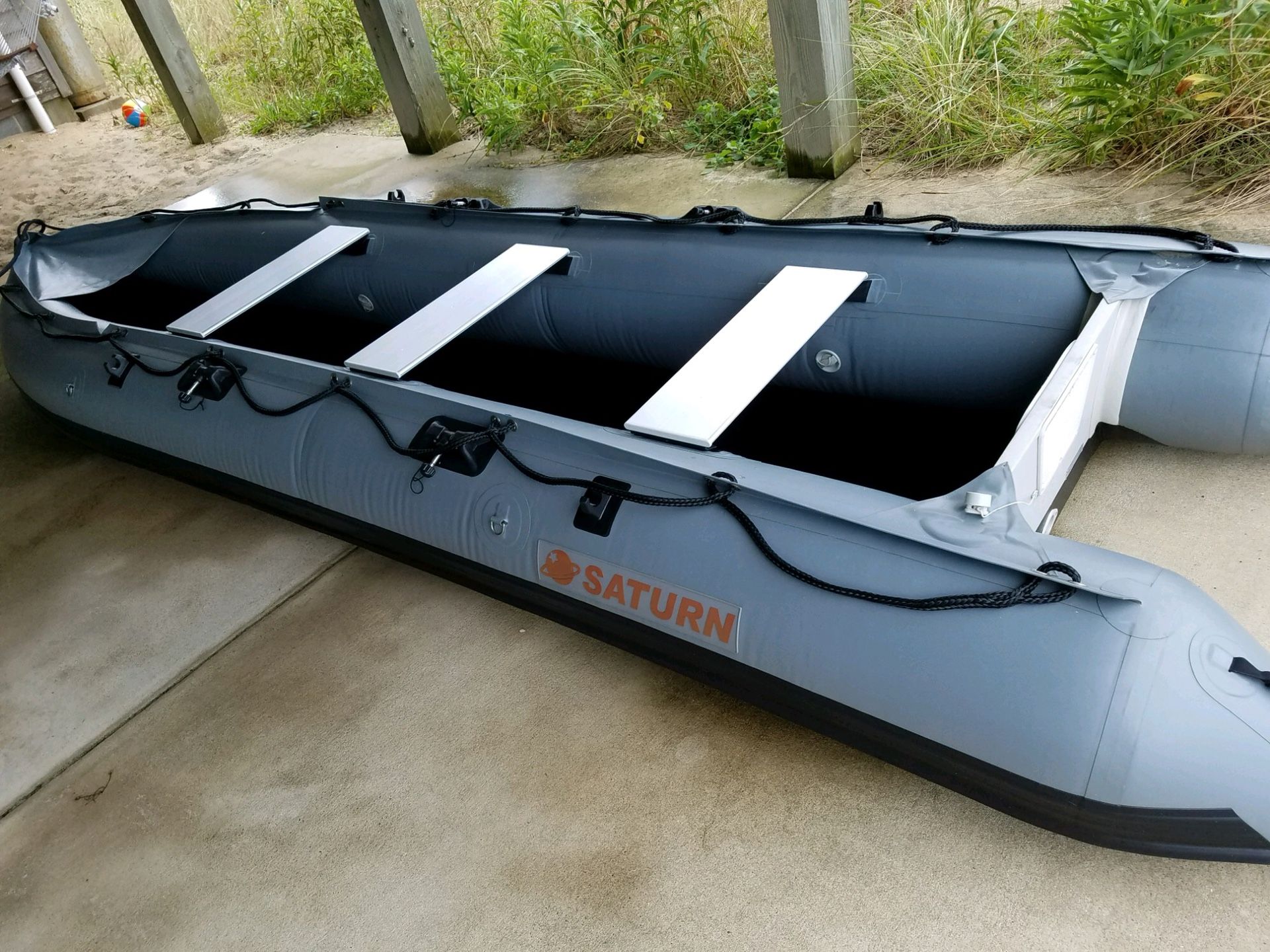 Saturn inflatable boat