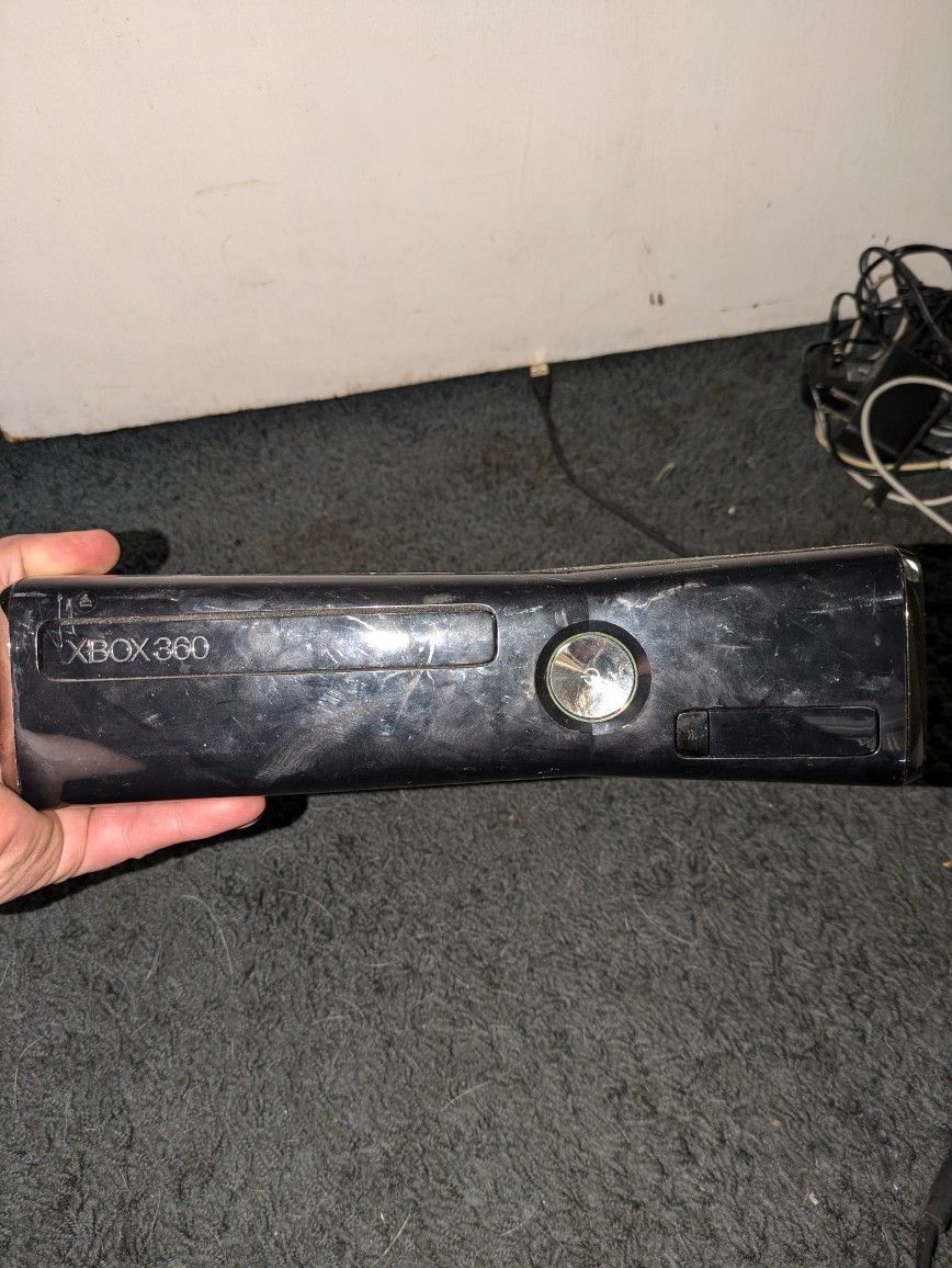 Xbox 360 With Cords