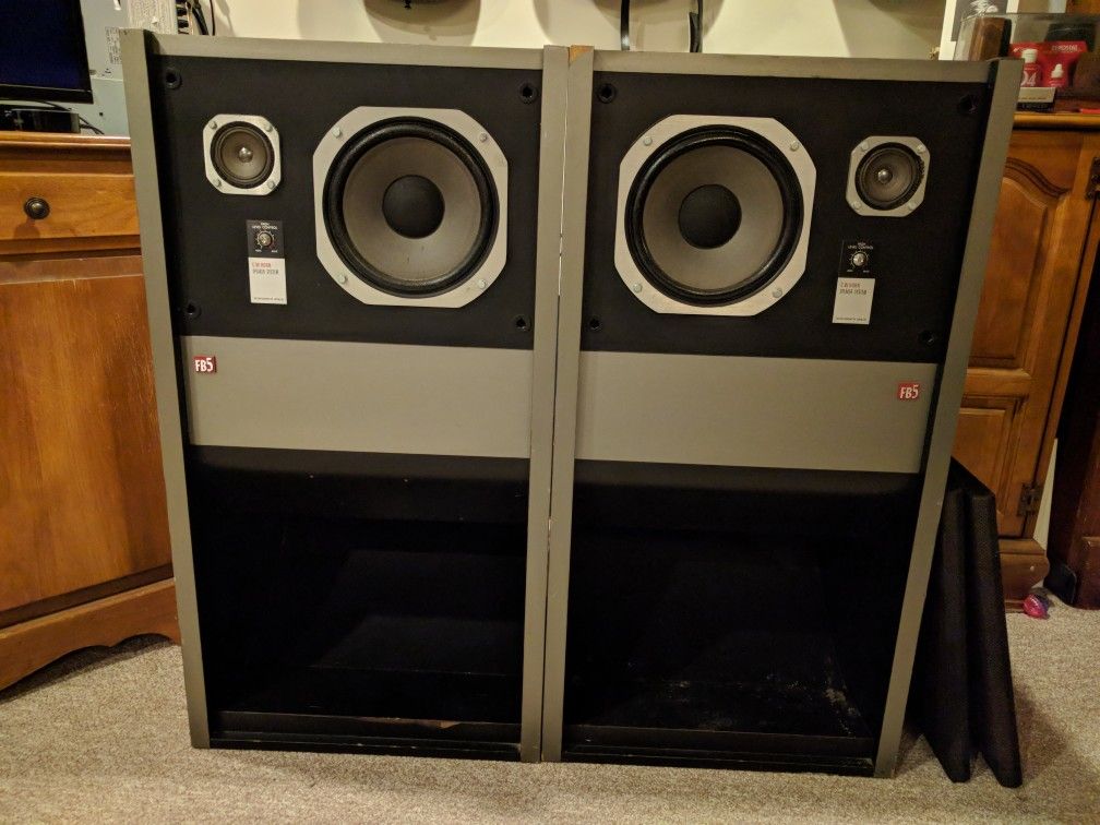 Vintage Victor FB-5 Back Loaded Folded Horn Speakers by JVC OBO for Sale in  Oregon City, OR - OfferUp