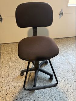 Drafting chair