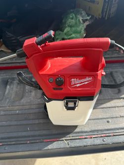 Milwaukee M12 Sprayer