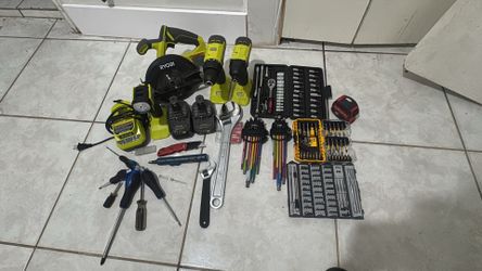 Ryobi Bundle – 2 taladros, sierra, baterías y accesorios