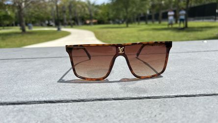 Sunglasses/ Lentes de sol