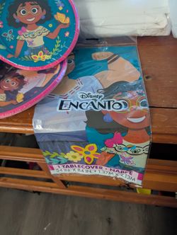 Encanto Plates And Table Cover