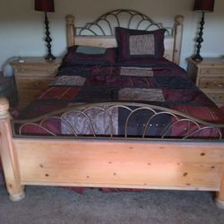 Silk Bedding Set. Fits King Or Queen. Patchwork Pattern Is Elegant Yet Bohemian! Includes Bedspread, Skirt, 4 Pillow Shams. Excellent Condition.