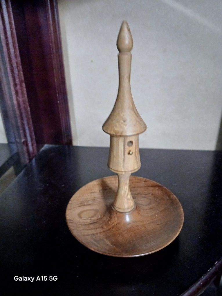 It A Beautiful Japan Style Of A Ring Holder