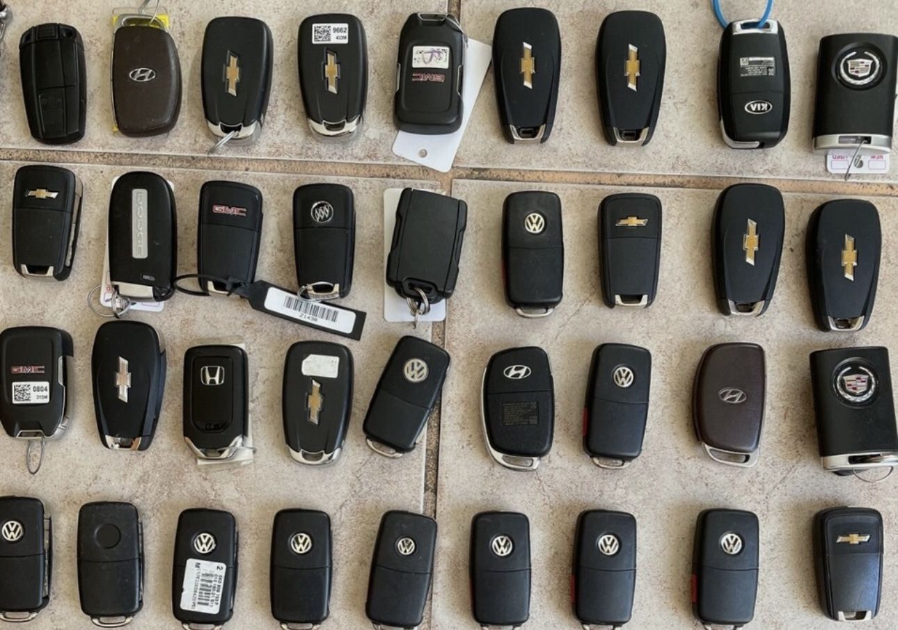 Car Keys/ Llaves De Carro
