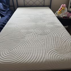 Selling My 2 Twin Beds With Mattresses