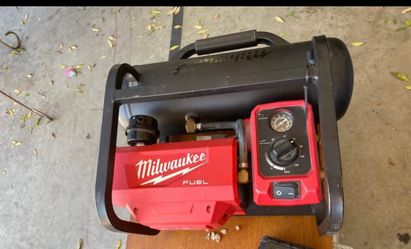Milwaukee compressor