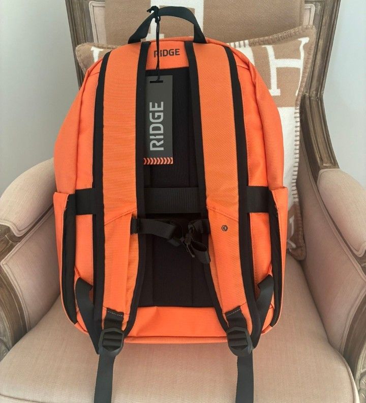 RIDGE COMMUTER BACKPACK COLLOR BASECAMP ORANGE MATERIAL BALLISTIC NYLON SIZE 18L