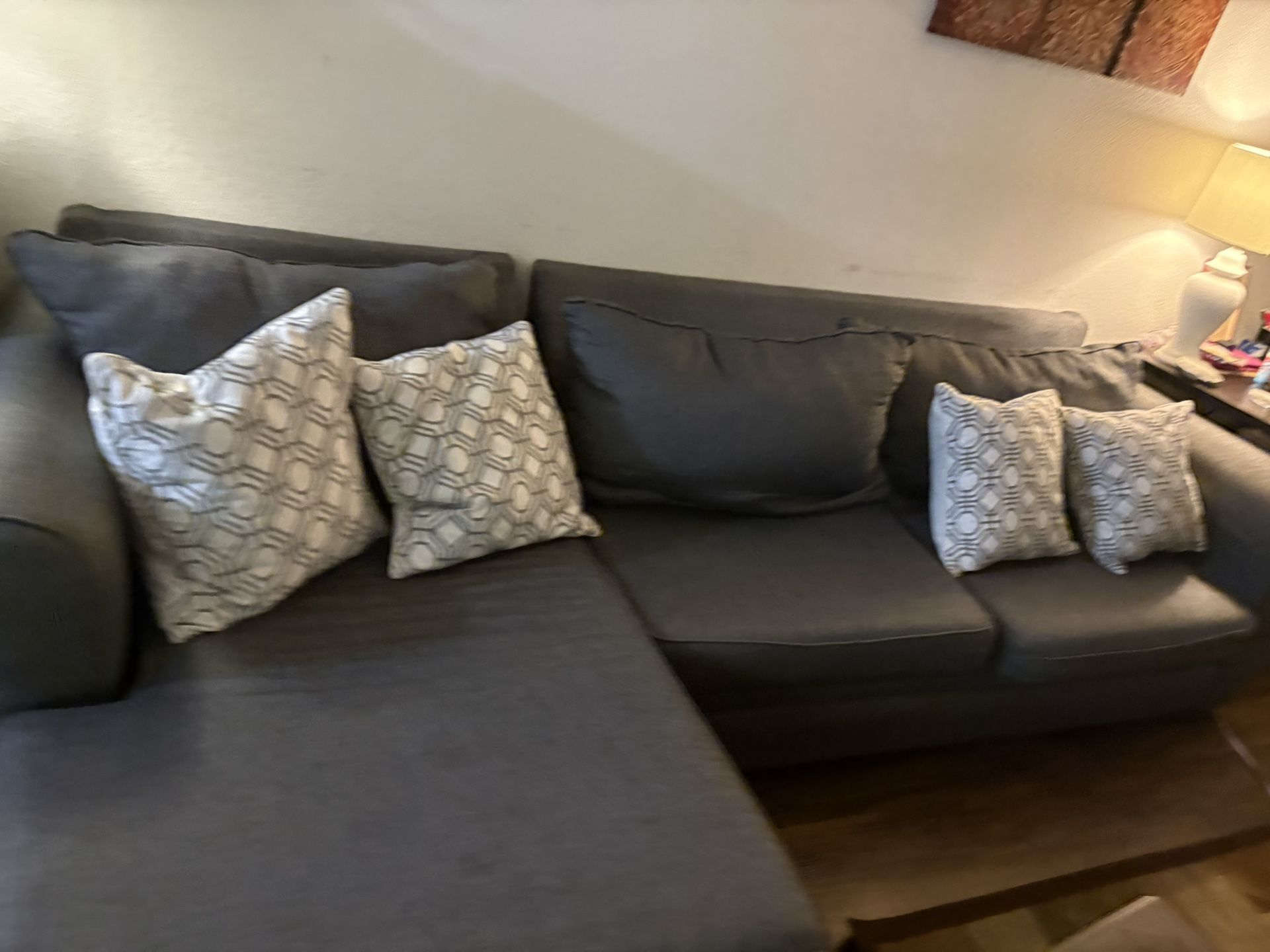 Sectional With chaise (Grey) With Pillows 