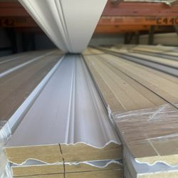  Baseboard / Casing / Crown Moulding 