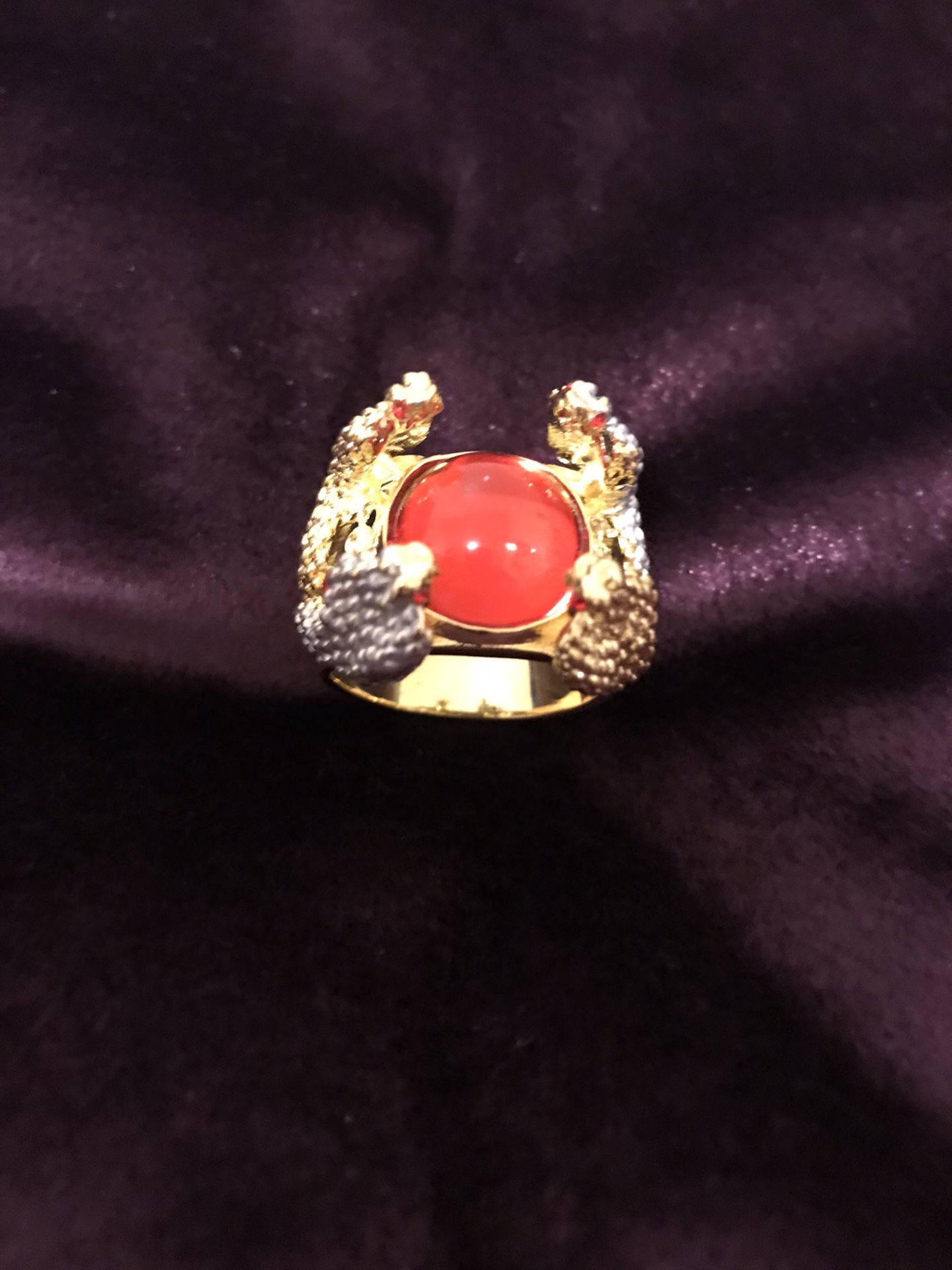$20.00 sz10 18k gold ruby cobra ring.