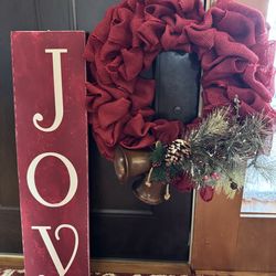 Holiday Christmas burlap wreath with sign