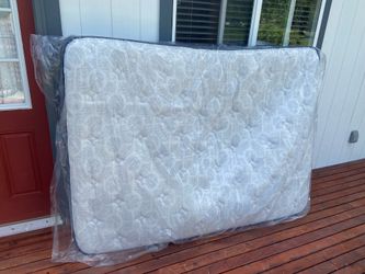 Mattress 1 by Serta Queen mattress set