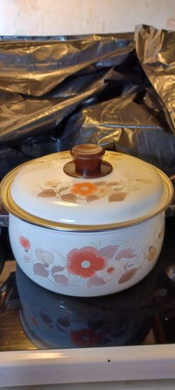 Enamel Pot And Frying Pan