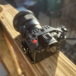 Sony A7R IV Photography Bundle (READ DESCRIPTION)